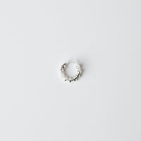 TSUBUTSUBU LINE EAR CUFF / SILVER