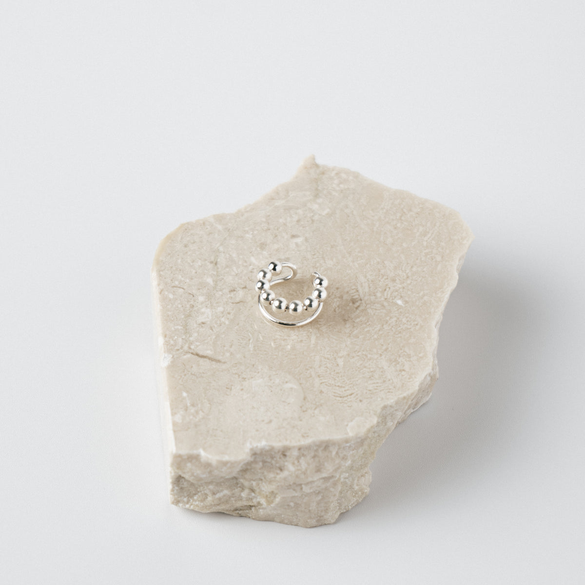 TSUBUTSUBU LINE EAR CUFF / SILVER