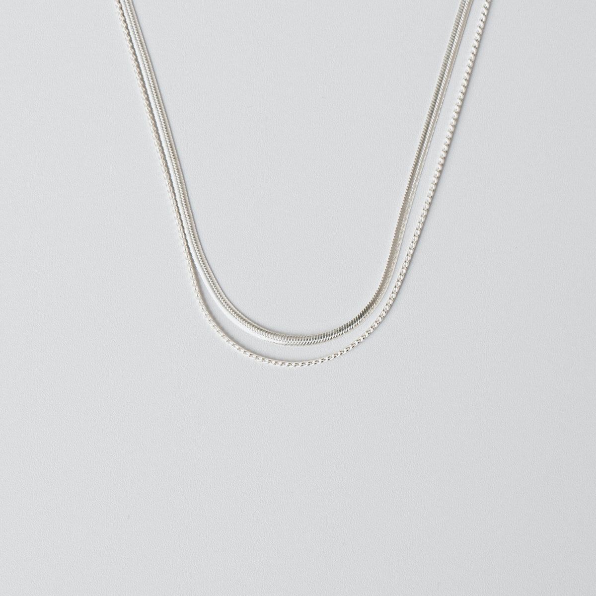 MATTE SNAKE NECKLACE