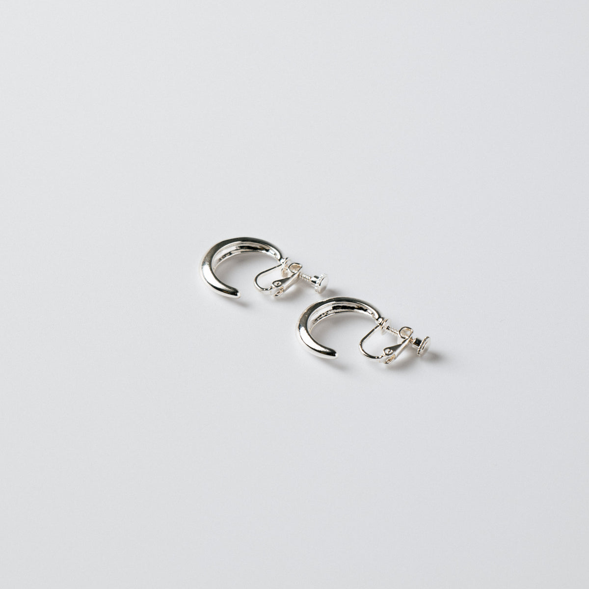 SIMPLE HOOP EARRING / SILVER