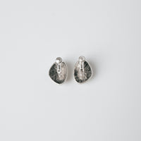 WHITE STONE EARRING