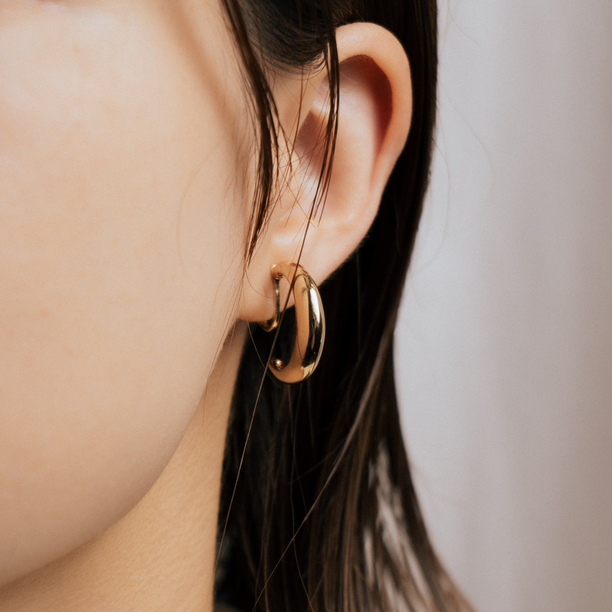 SIMPLE HOOP EARRING / GOLD