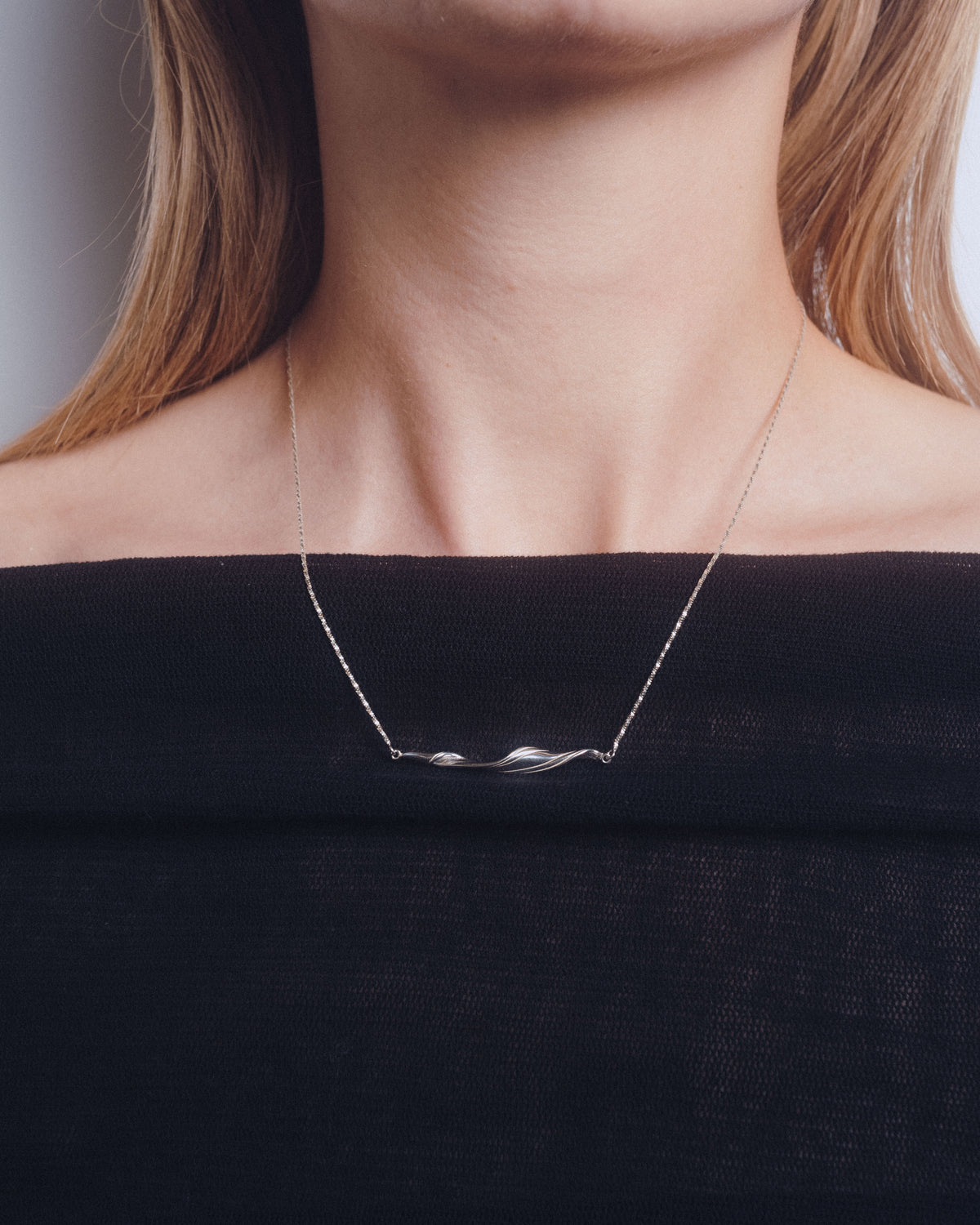 WATER FLOW NECKLACE