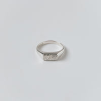 WAVEFORM PINKY RING
