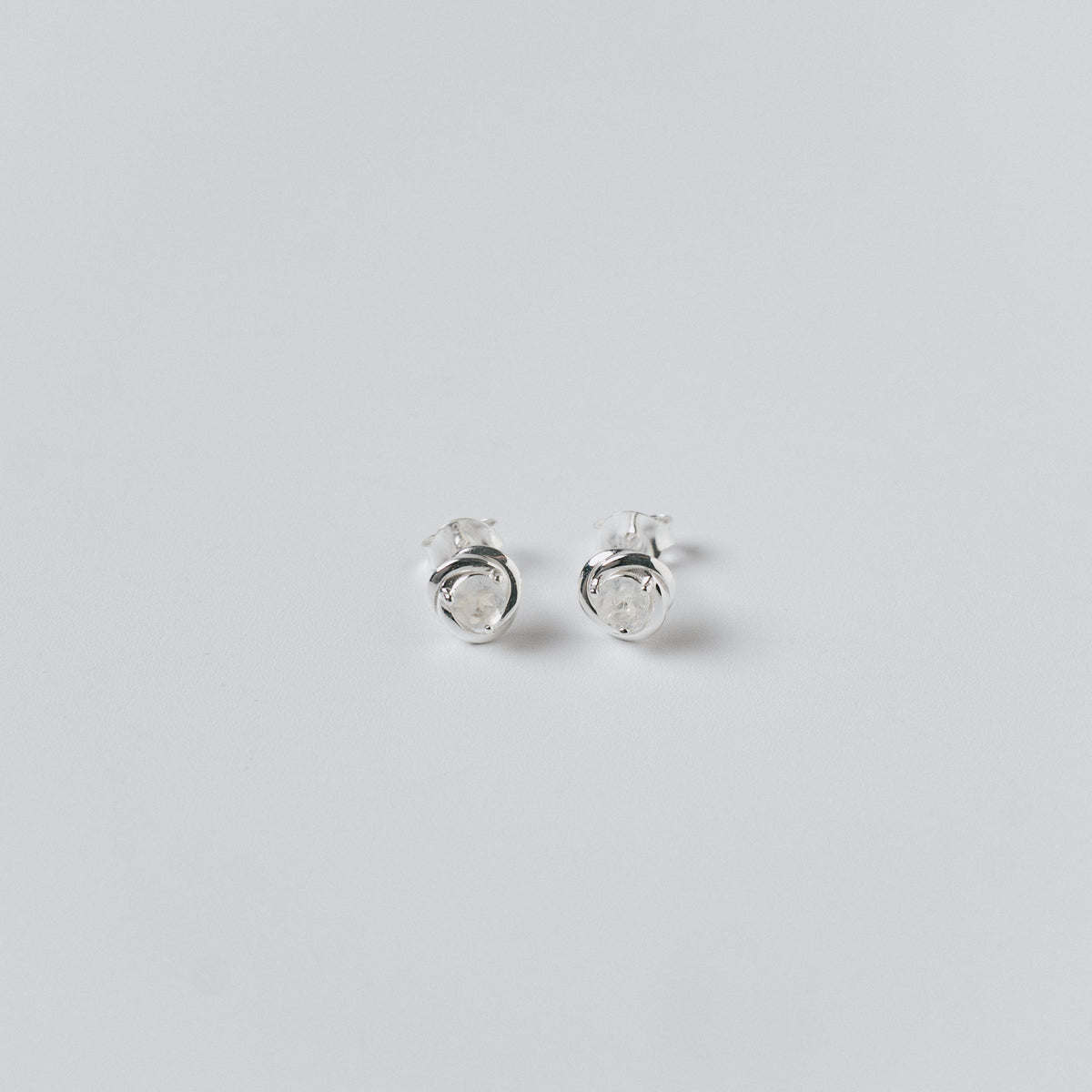 SMALL RAINBOW MOONSTONE PIERCE