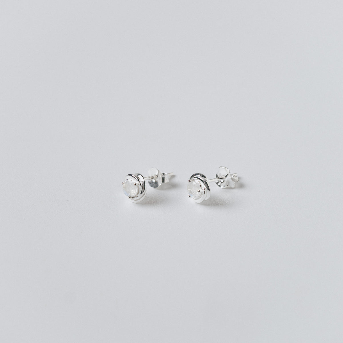 SMALL RAINBOW MOONSTONE PIERCE