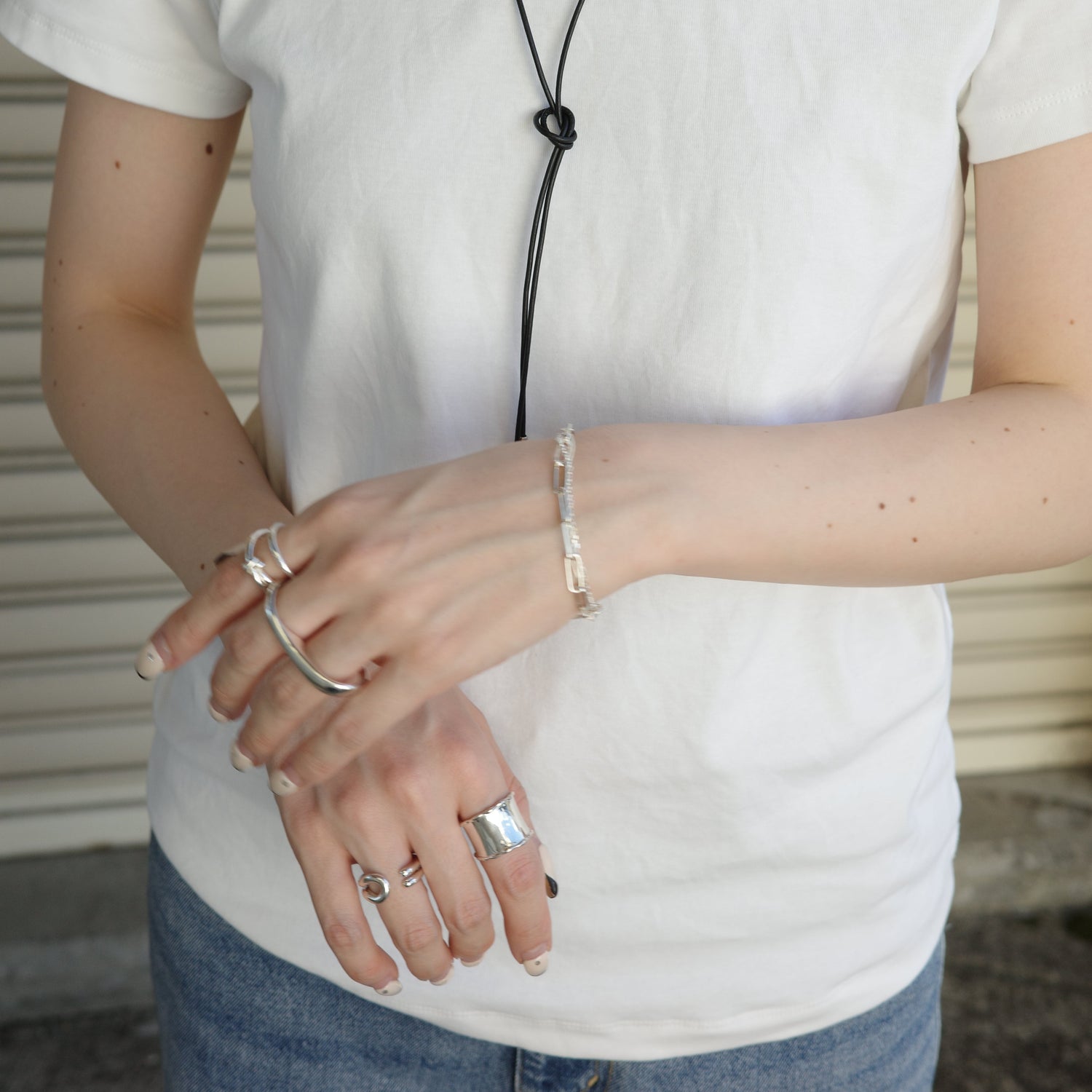 SMOOTH LINES TWO FINGER RING